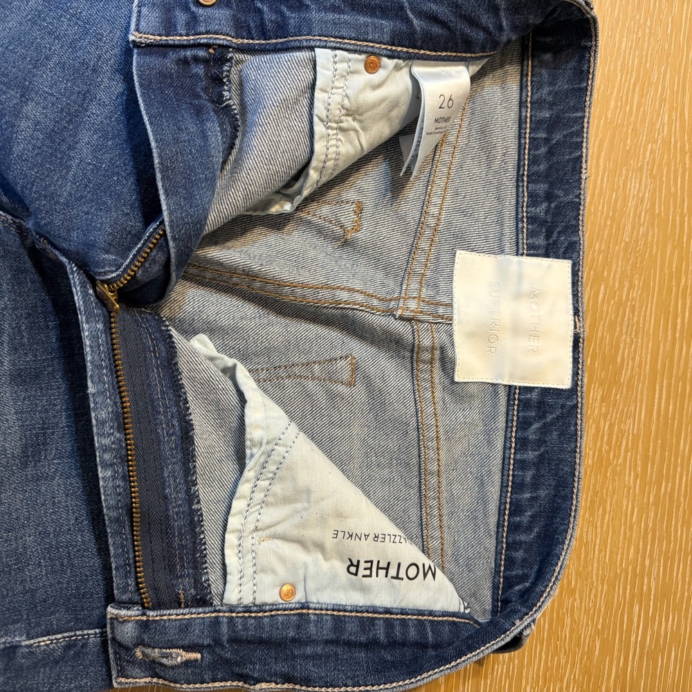 MOTHER Ankle Cropped Blue Jeans - Picture 3 of 5